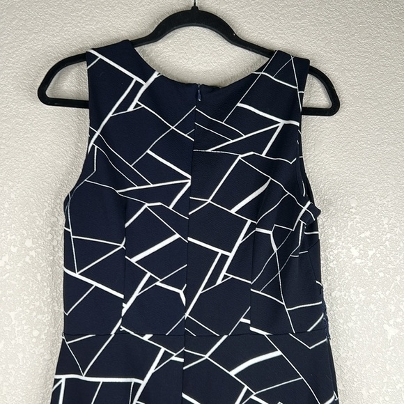 Owin Blue & White Geo Print with Lace Waist Sleeveless Midi Dress Size Large - Picture 4 of 7